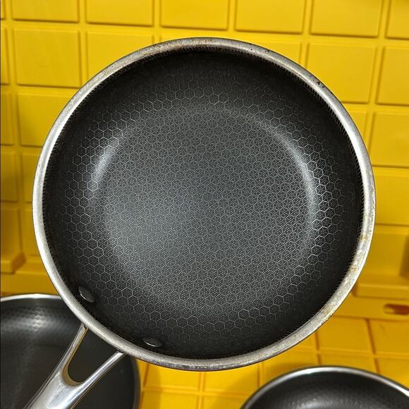 HEXCLAD 3 Piece Nonstick Stainless Steel Frying Pan Set 8,10 12” $400 - Picture 6 of 7